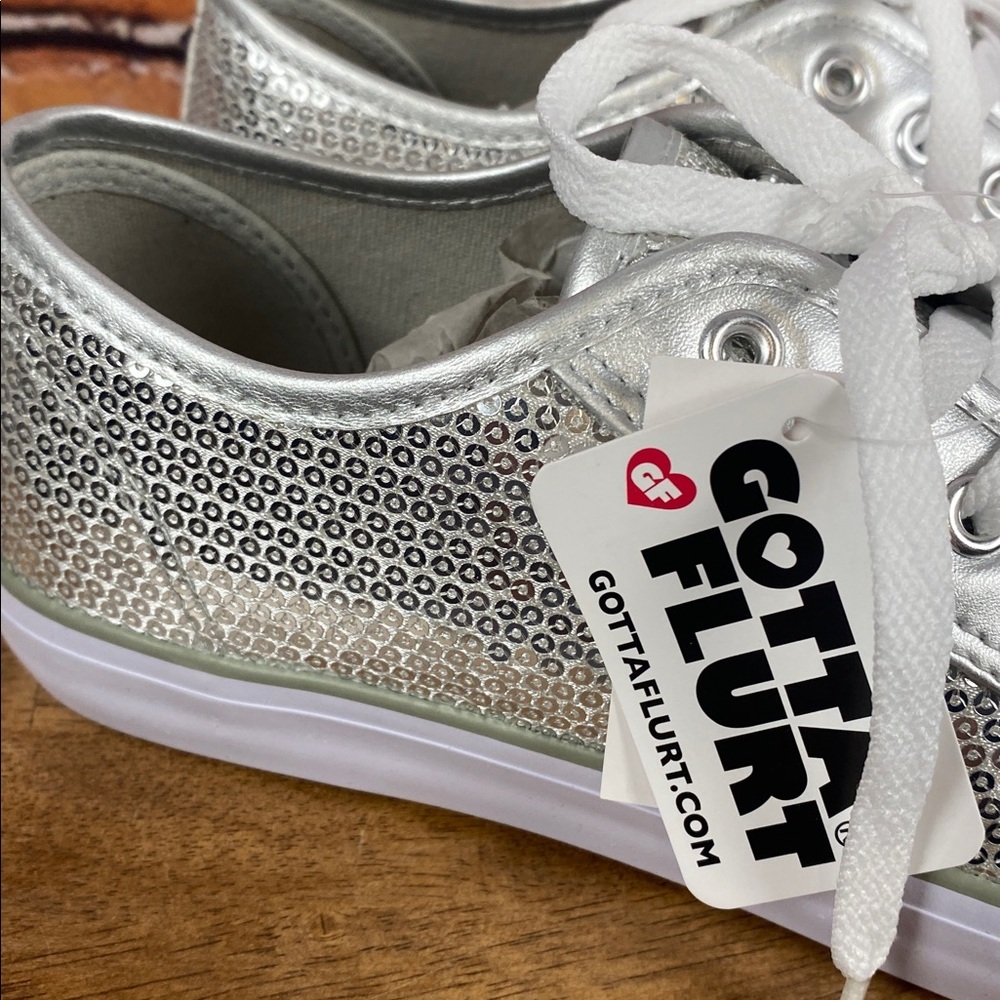 Gotta Flurt Disco 11 Metallic Silver Sequin Low-Top Dance Canvas Sneakers Sz 9 - Picture 4 of 13